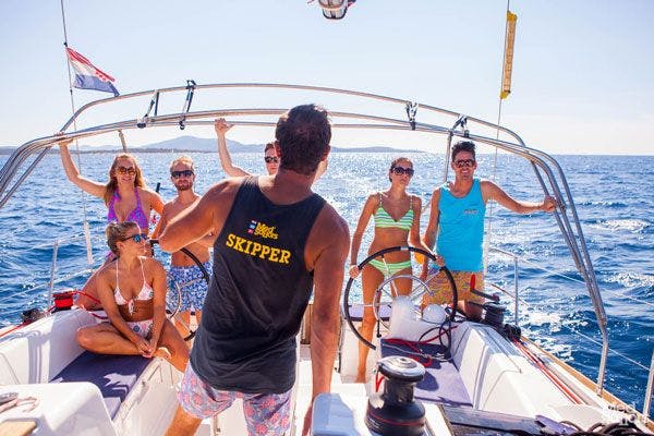 Sailing holidays with friends - Get expert advice from the skipper