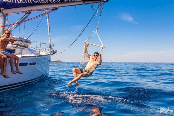 Greek island sailing - Chill out on beaches and dip your toes in warm waters