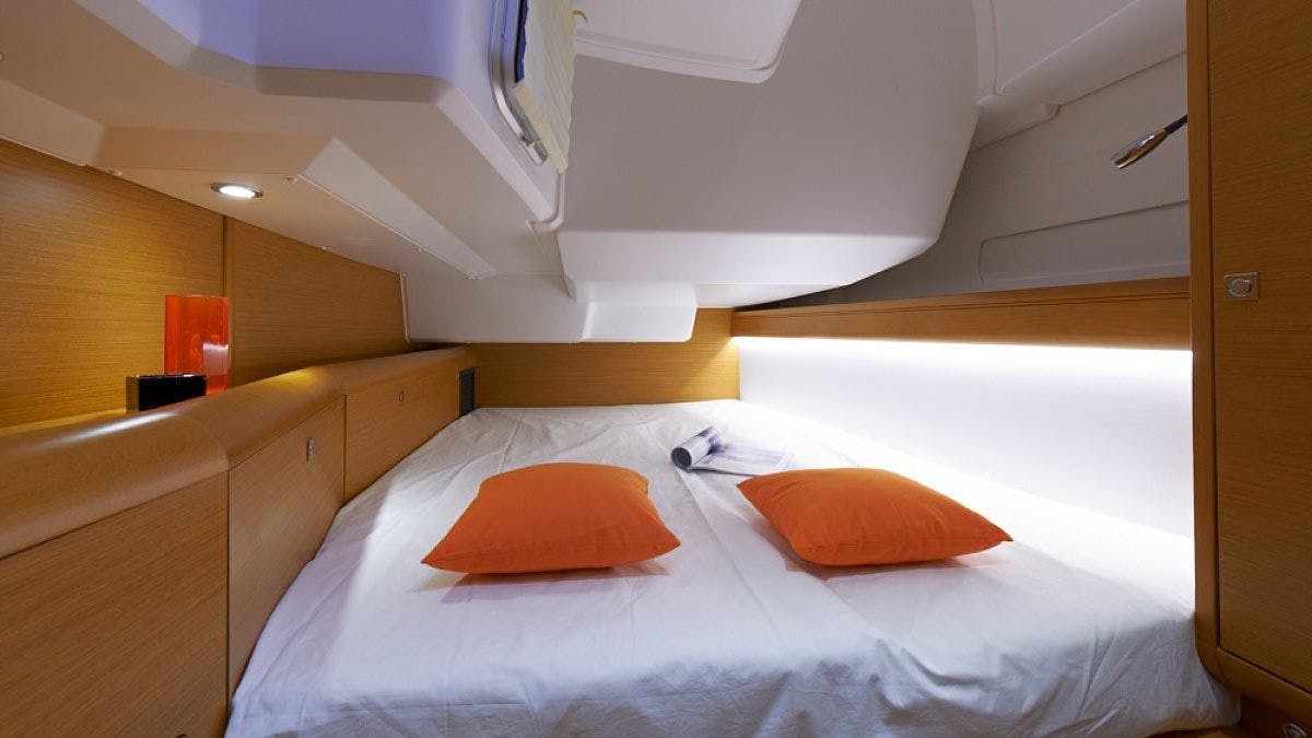 Premier Yacht double cabin